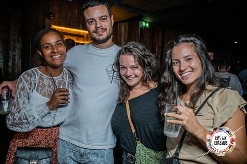 Kiss My Erasmus @Cafe Oz