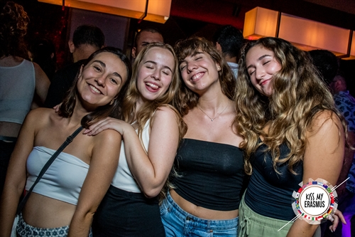Kiss My Erasmus @Cafe Oz