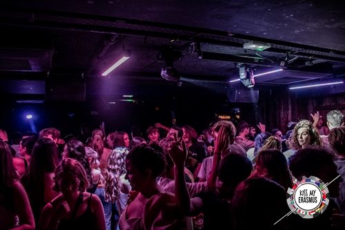 Kiss My Erasmus @Cafe Oz
