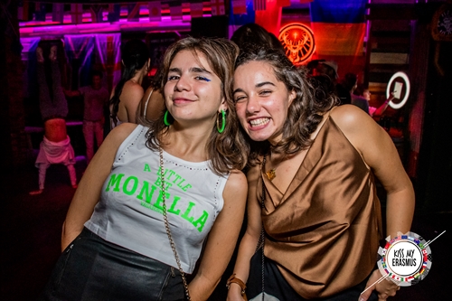 Kiss My Erasmus @Cafe Oz