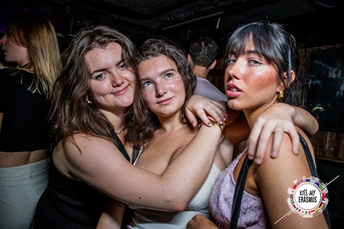 Kiss My Erasmus @Cafe Oz