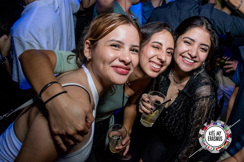 Kiss My Erasmus @Cafe Oz
