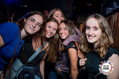 Kiss My Erasmus @Cafe Oz