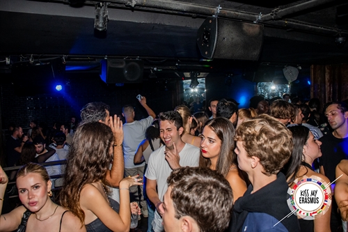 Kiss My Erasmus @Cafe Oz