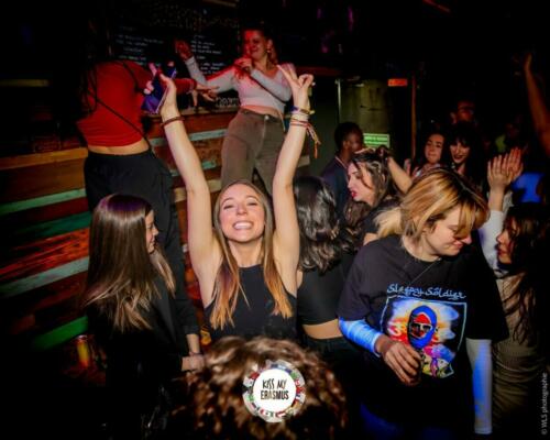 KISS MY ERASMUS @ CAFE OZ (chatelet)