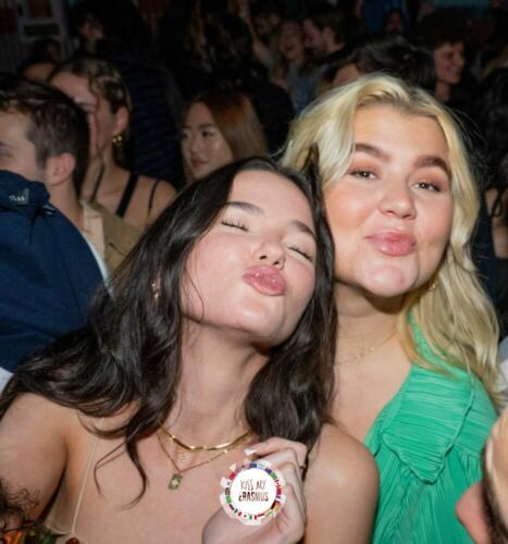 KISS MY ERASMUS @Cafe Oz Chatelet