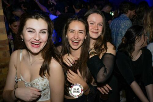 KISS MY ERASMUS @Cafe Oz Chatelet