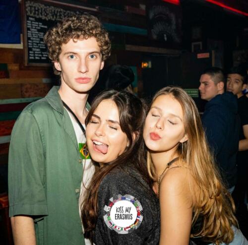 KISS MY ERASMUS @CAFE OZ (Chatelet)