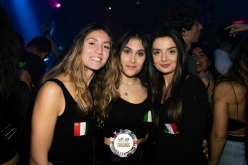 KISS MY ERASMUS @CAFE OZ (Chatelet)