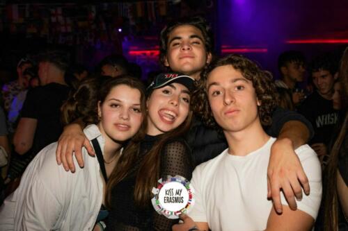 KISS MY ERASMUS @CAFE OZ (Chatelet)