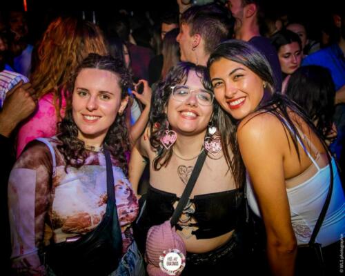 KISS MY ERASMUS @ CAFE OZ (chatelet)
