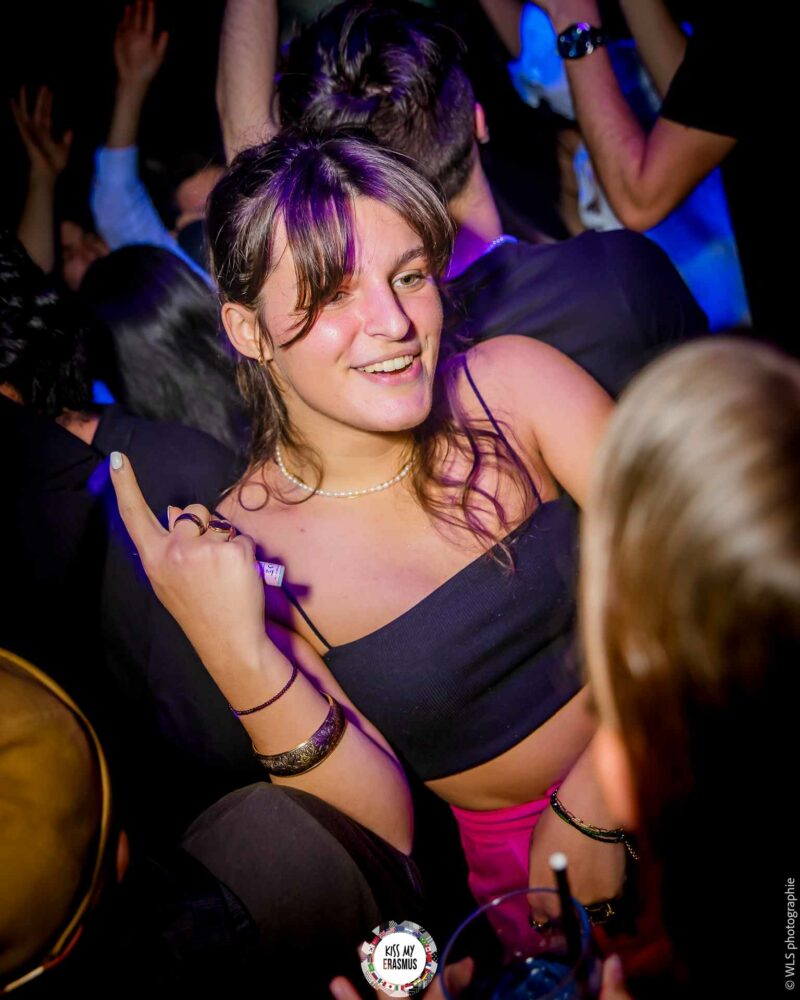 KISS MY ERASMUS @ CAFE OZ (chatelet)