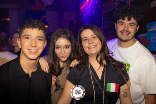 KISS MY ERASMUS @Cafe Oz Chatelet