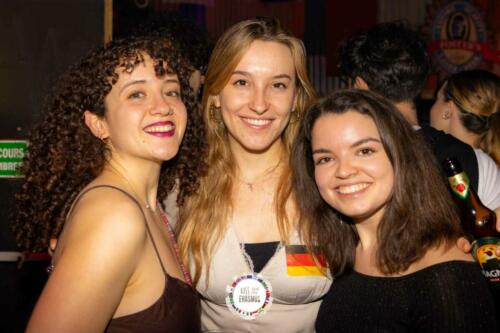 KISS MY ERASMUS @Cafe Oz Chatelet